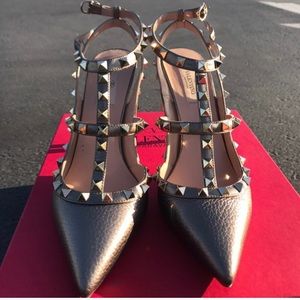 Valentino Rockstud